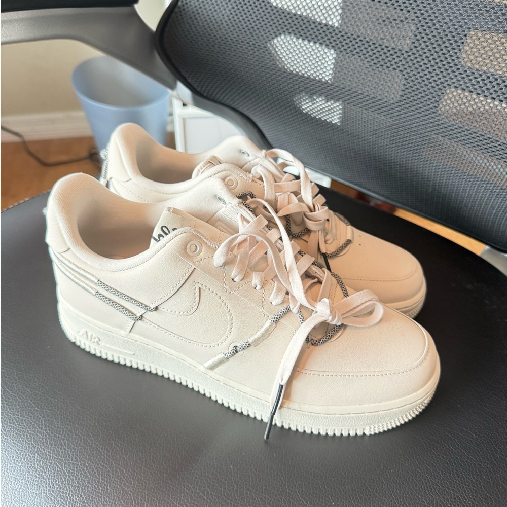 Nike Women's Cream Sneakers